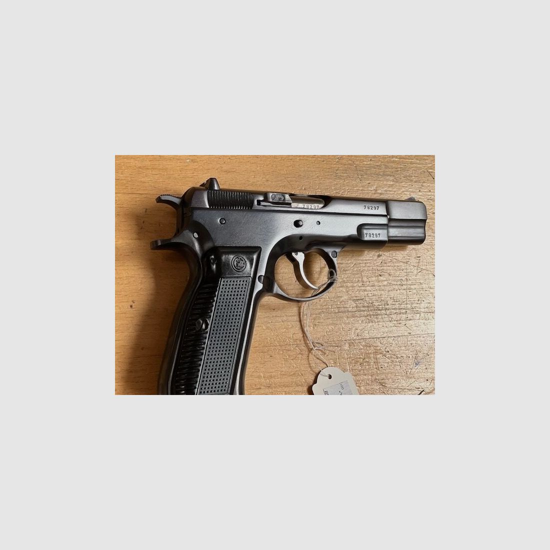 Kommissionen Pistole CZ 75 brüniert