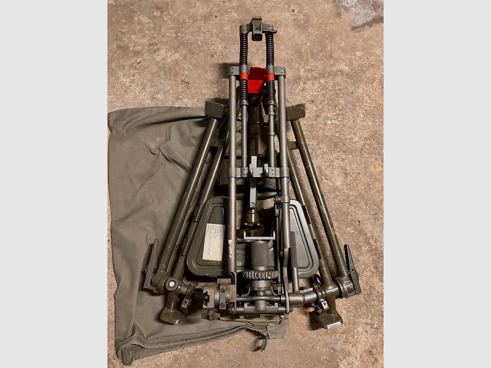 MG 3 affusto terrestre con ottica BW affusto da campo hensoldt wetzlar