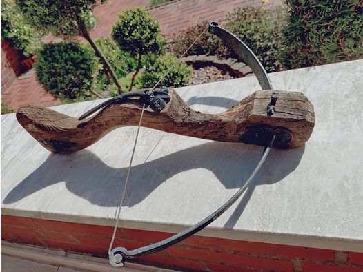 Armbrust antik historisch Erbstück 