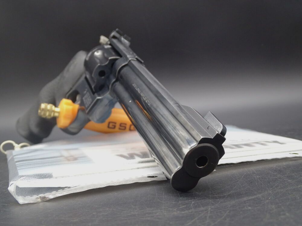 Smith & Wesson Mod 17-6 kaliber .22lr 6" geblauwde 17-6