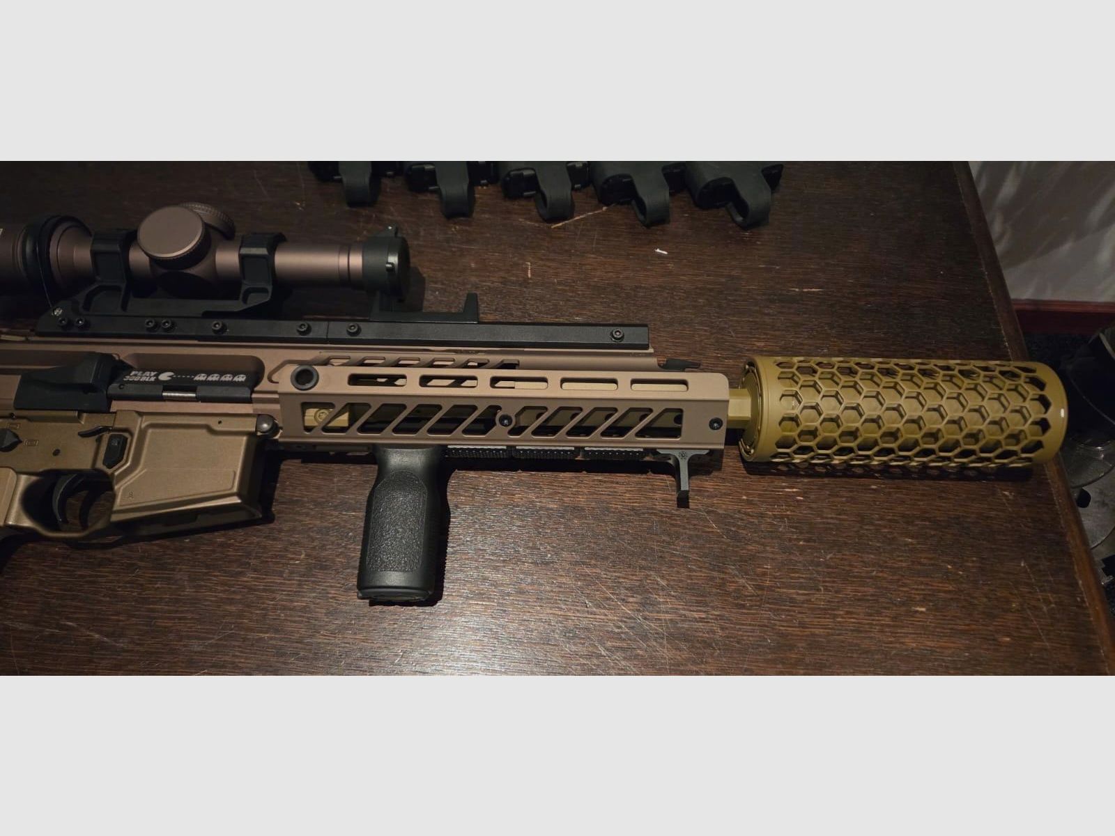 APFG Spear LT mit SURG Upper und Zubehör