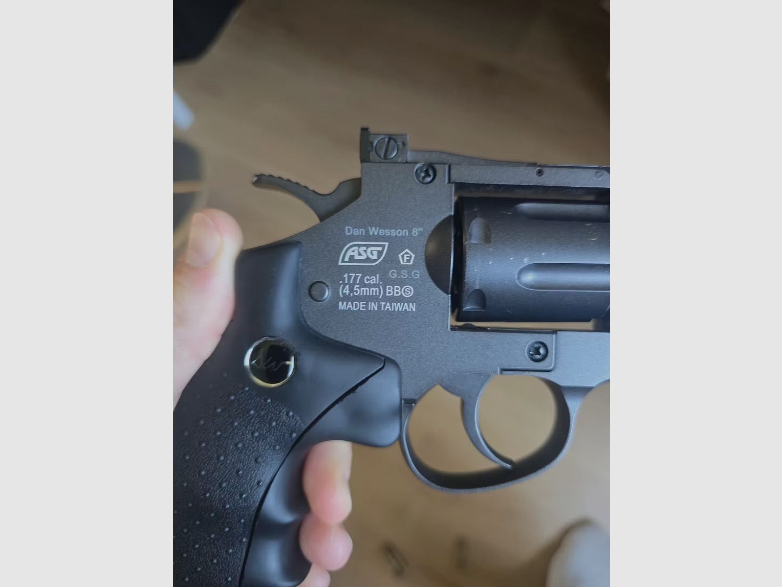 ASG Dan Wesson 8 Zoll 4,5mm CO2 Revolver