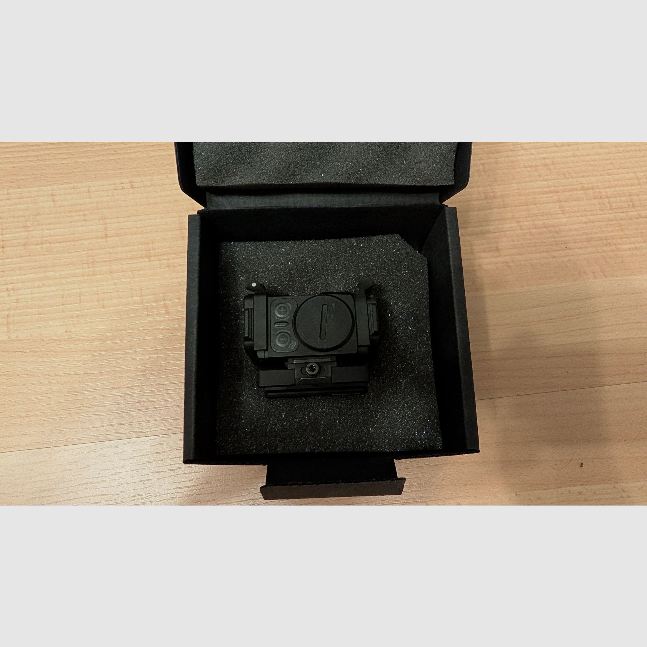 Aimpoint Acro C2 3.5 MOA inkl. Flip Ups und Picatinny Montage - Wie neu