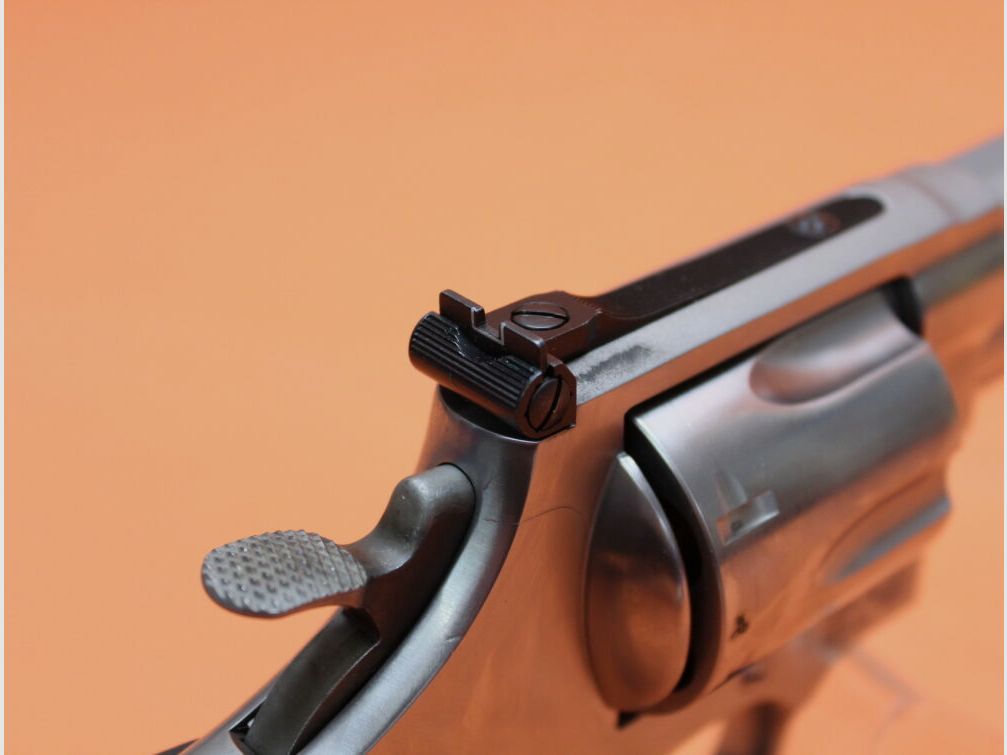 Smith & Wesson/S&W Revolver .44RemMagnum Smith&Wesson/ S&W629-6 Stainless, 4" Lauf/ Mikrometervisier/ Gummigriff