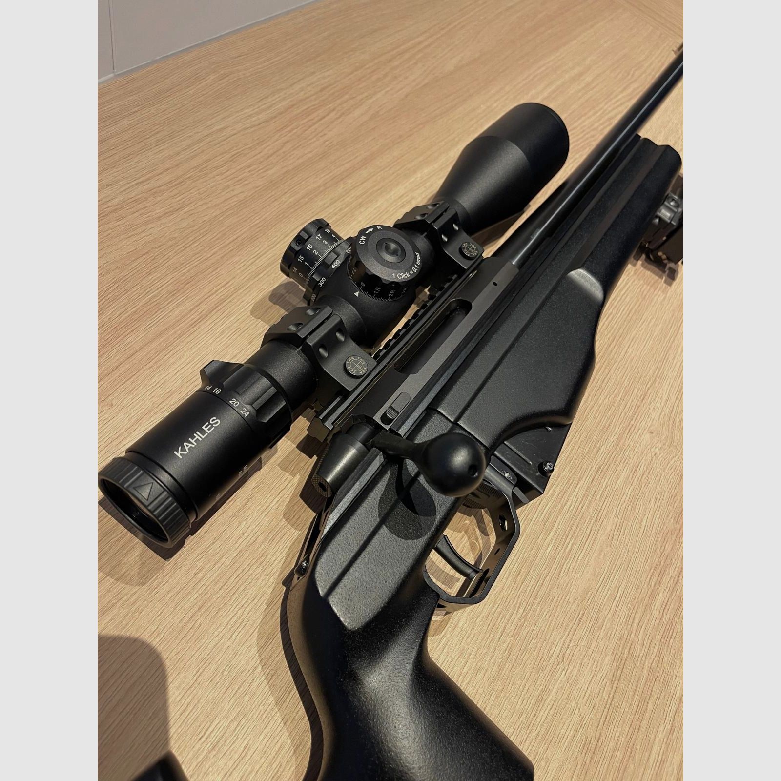 SAKO TRG 22 (.308 Win) + Kahles K 624i CW 6-24x56 Mil4 + ERATAC + SAKO Mündungsbremse + ATLAS BT65-NC + Picatinny Schiene + Tasmanian Tiger Gewehrtasche