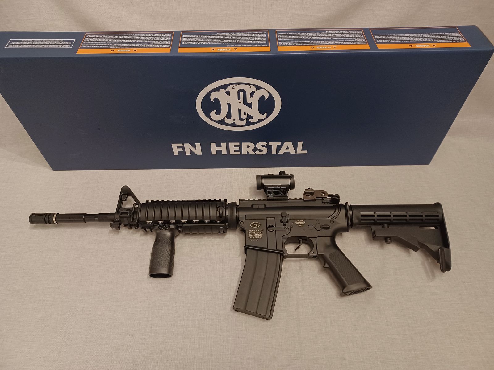 FN Herstal M4A1 / 4,5 mm BB / CO2 / Sturmgewehr / OVP (151)
