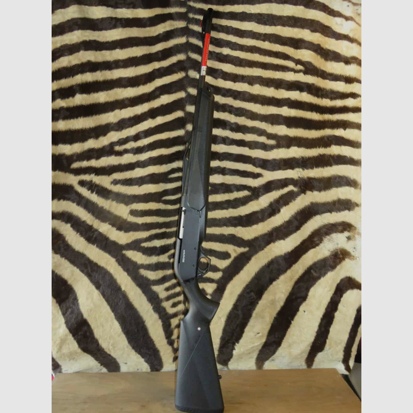 Semi-automatisch geweer WINCHESTER SXR2 Composite kal.300WM met rail, afbeelding 1 van 9