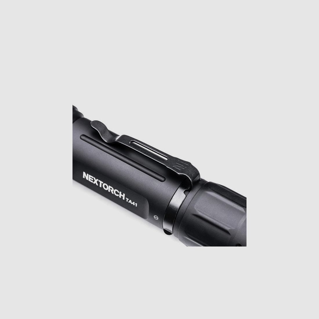 NEXTORCH TA41 Set – 2.600 lm incluant batterie, support et interrupteur à câble