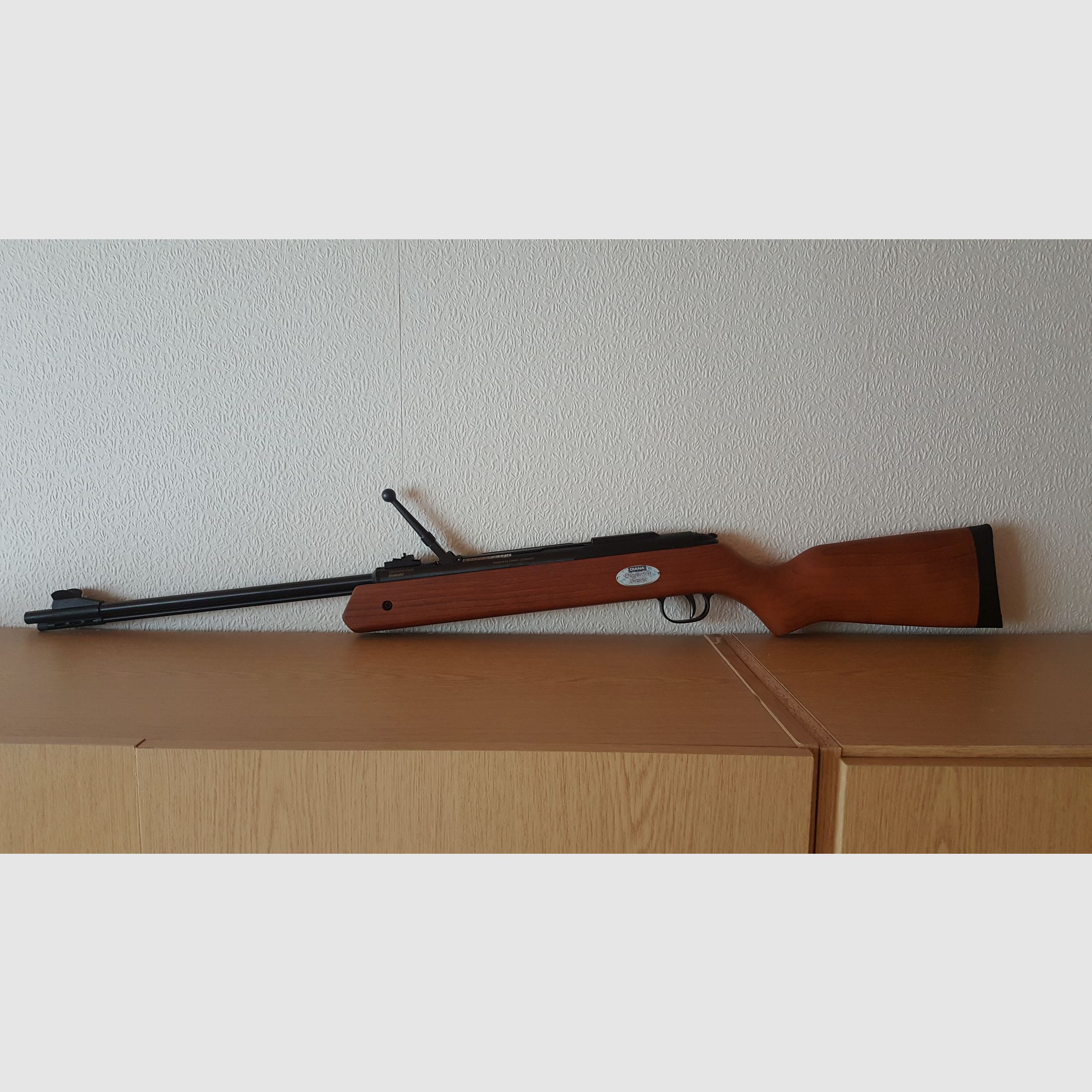 Diana Oktoberfestgewehr Repetierluftgewehr Kaliber 4,4mm BB Holzschaft 