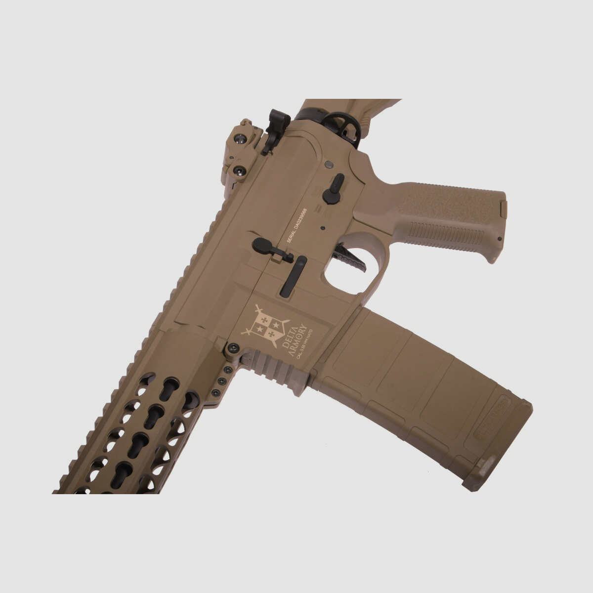 AR15 KeyMod 10 pollici CHARLIE EAGLE ETU Tan S-AEG Fucile Airsoft Libero da 18 Anni | Delta Armory
