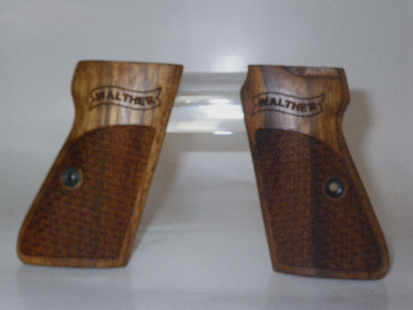 Impugnature in legno Walther PP/PPKs squame di pesce + logo
