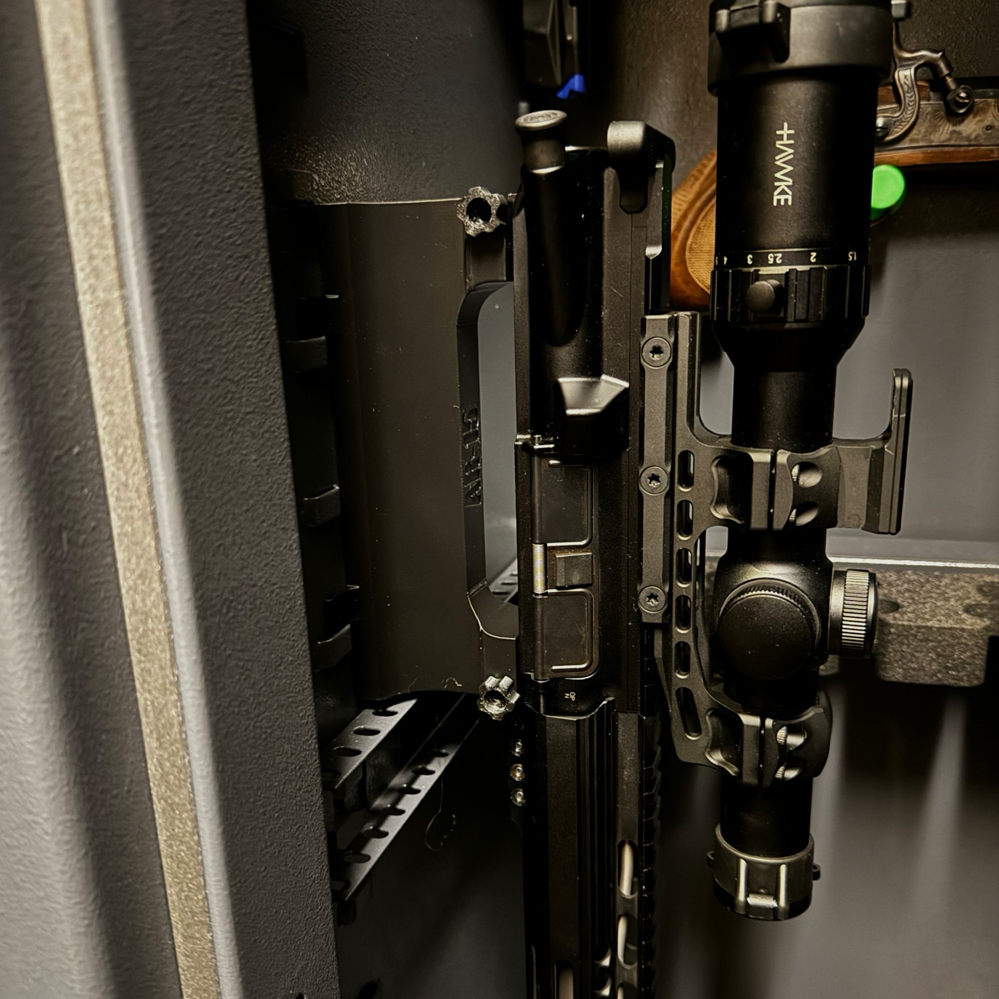 Magnetischer Halter für AR-15 Wechselsysteme ‍