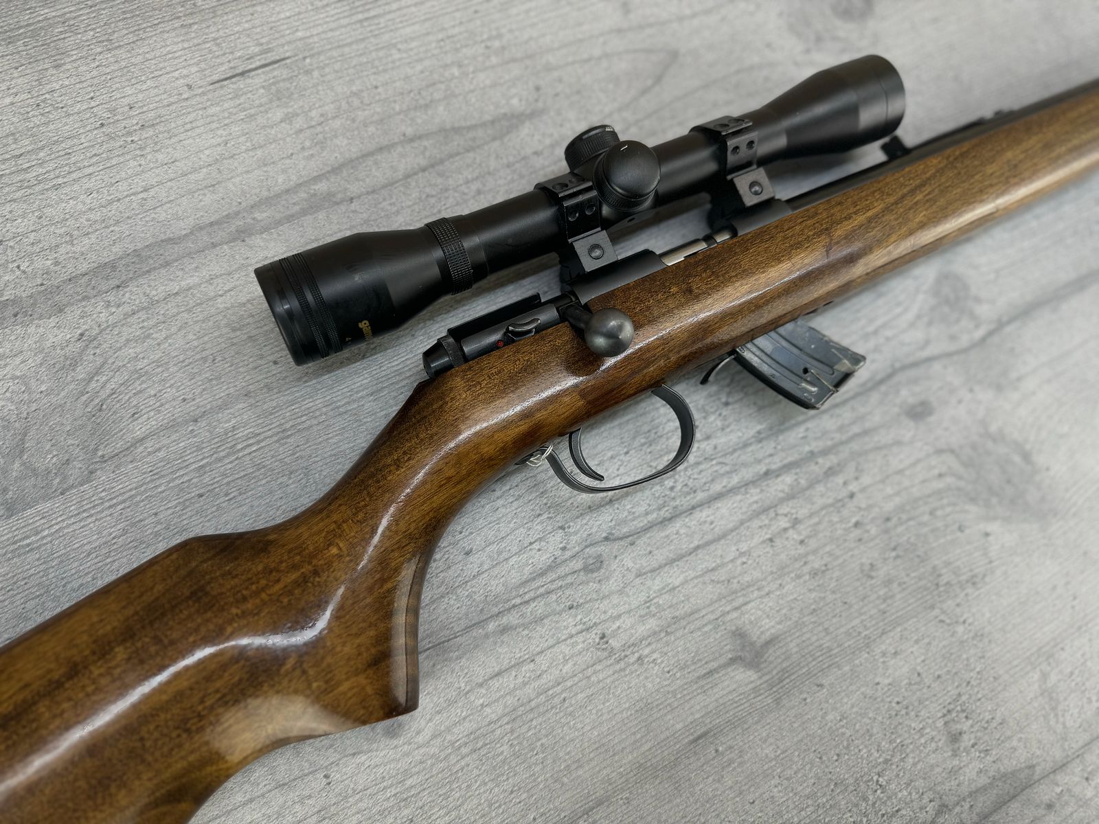 CBC Model 122, Kal.: .22lr Repetierbüchse + Gamo Zielfernrohr