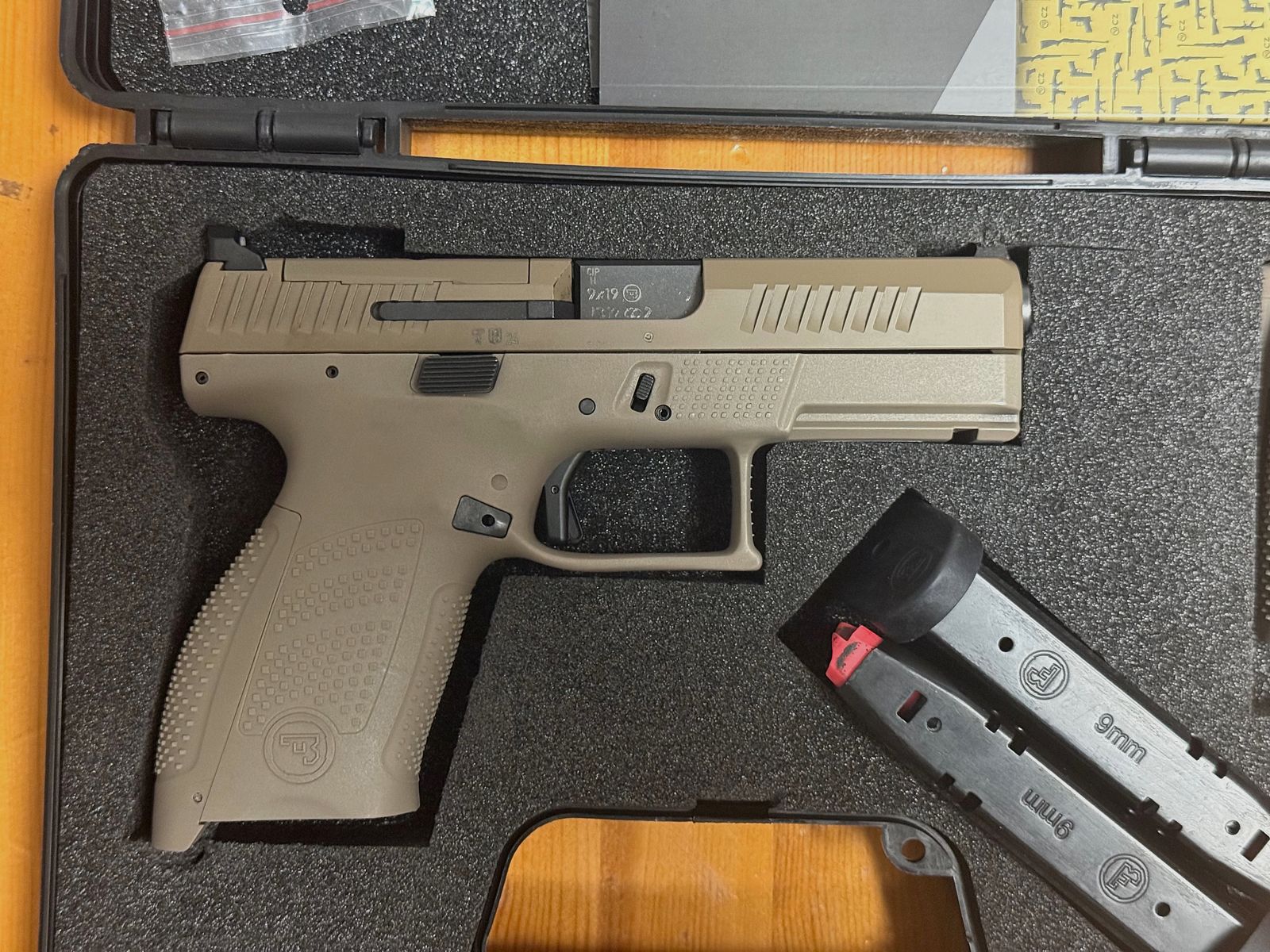 CZ P10c FDE + accesorios, imagen 1 de 7
