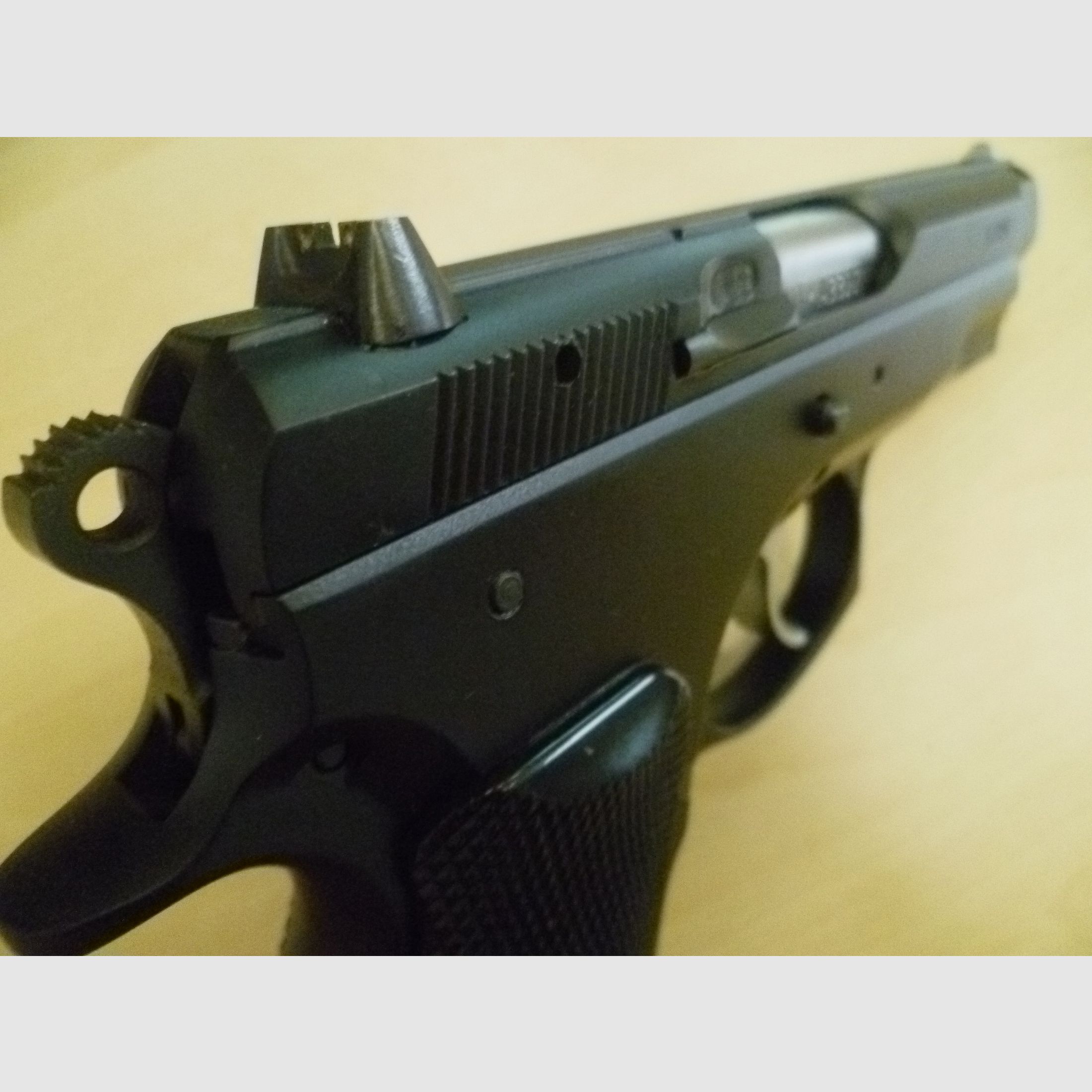 Pistole CZ 75 Compact  -  9mm Luger