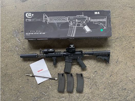 neue GHK M4 mit orginal Markings und 4 Magazinen