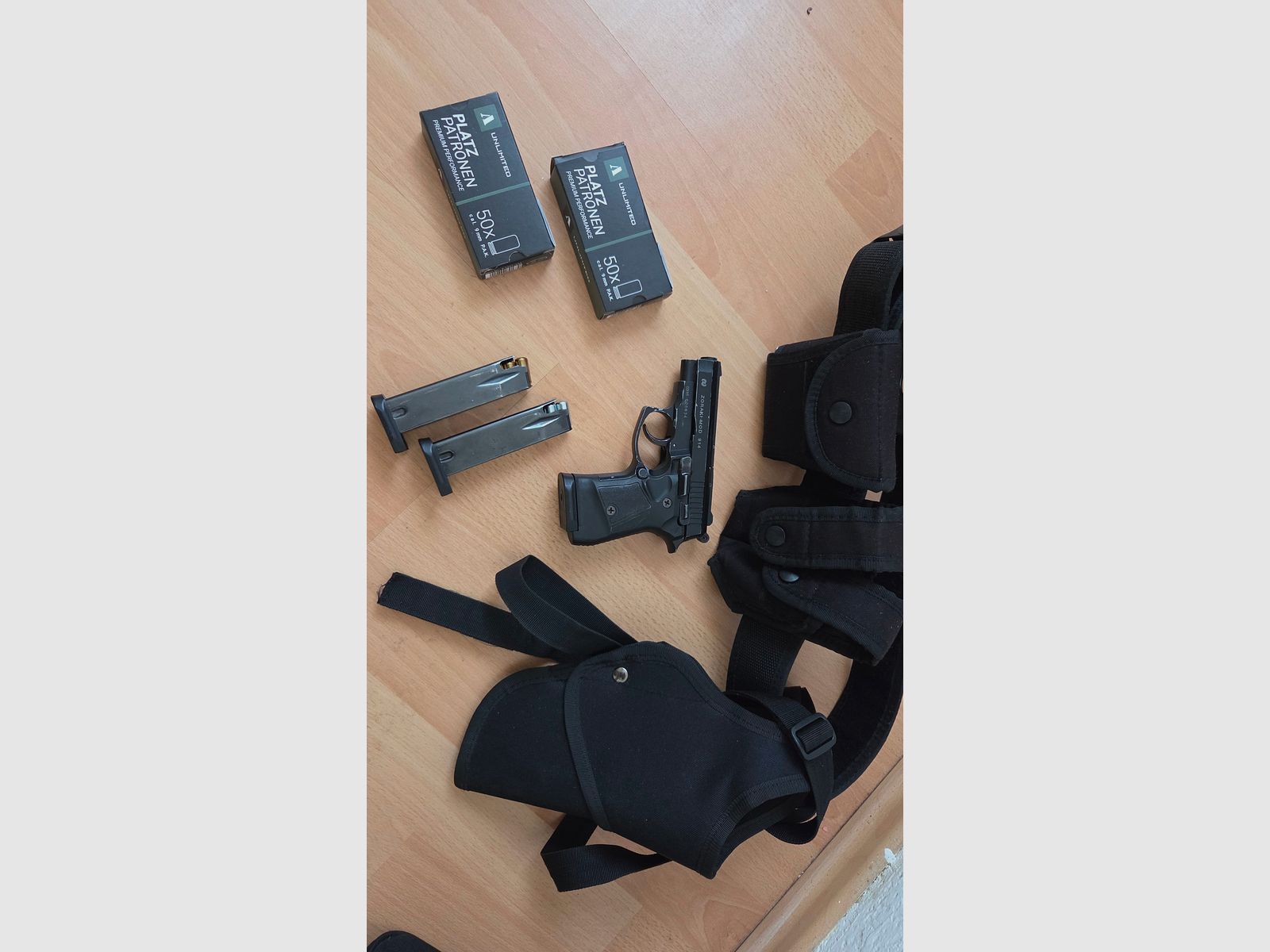 Zoraki 914 Schreckschusspistole 9mm P.A.K. – Compleetset met veel accessoires