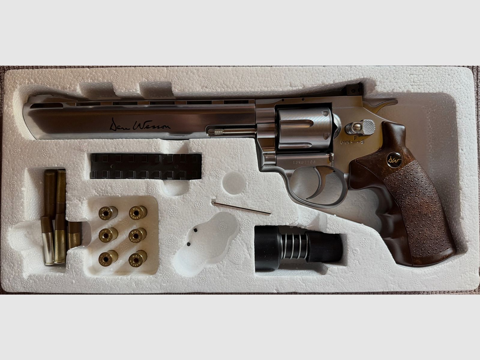 Dan Wesson 8 pollici 4,5mm BB Argento Co2