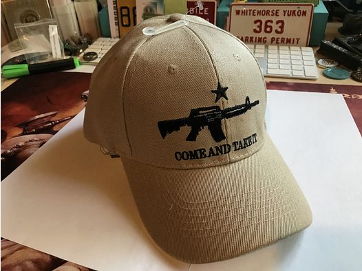 Baseballmütze Sturmgewehr mit dem Spruch Come and take it (NRA, Molon Labe), beige, neu