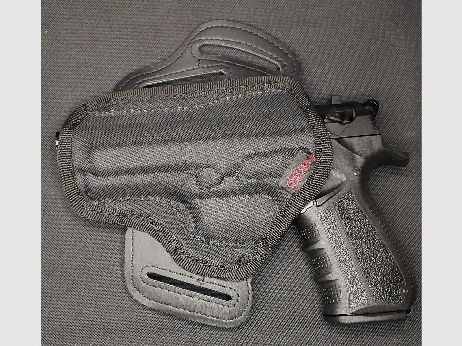 Zoraki 918 9mm P.A.K. negro - antiguo (PTB 965) con nueva funda de Cordura