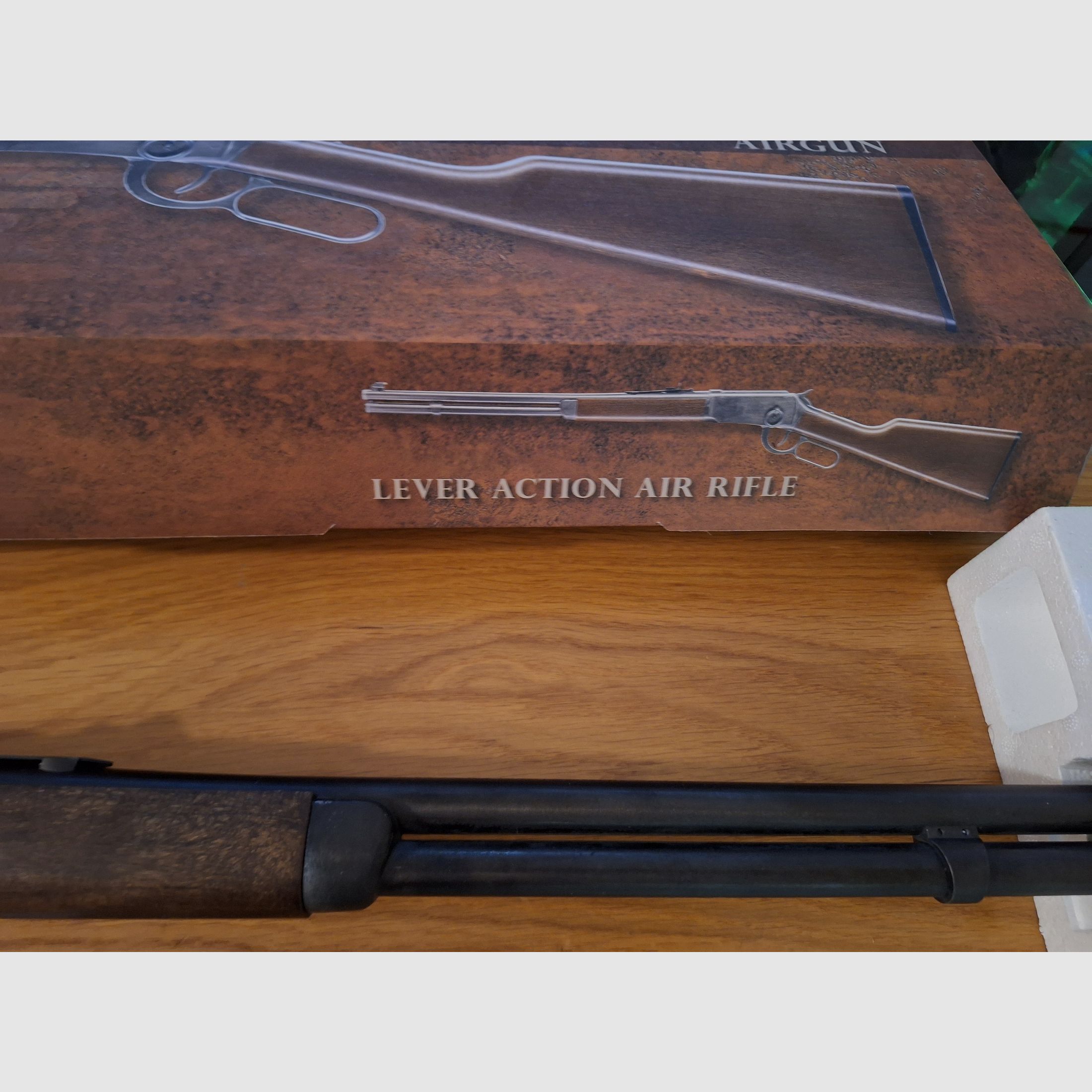 Co2 Cowboy Rifle Legends inkl. Koffer mit Schloss 4,5 mm BB und 4,5 mm Diabolo 34 Ladehülsen insgesamt!