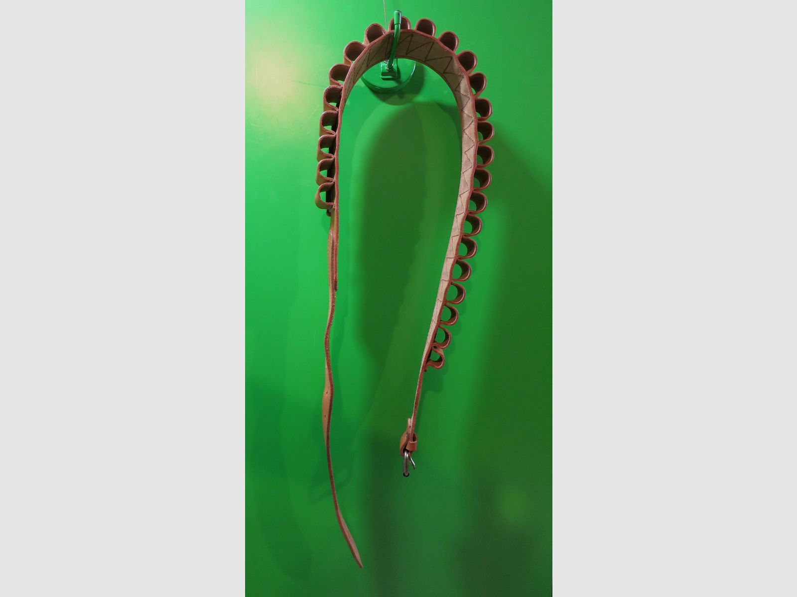 Cinturón de cartuchos histórico de cuero de silla, calibre 12 de perdigones - para 25 cartuchos -