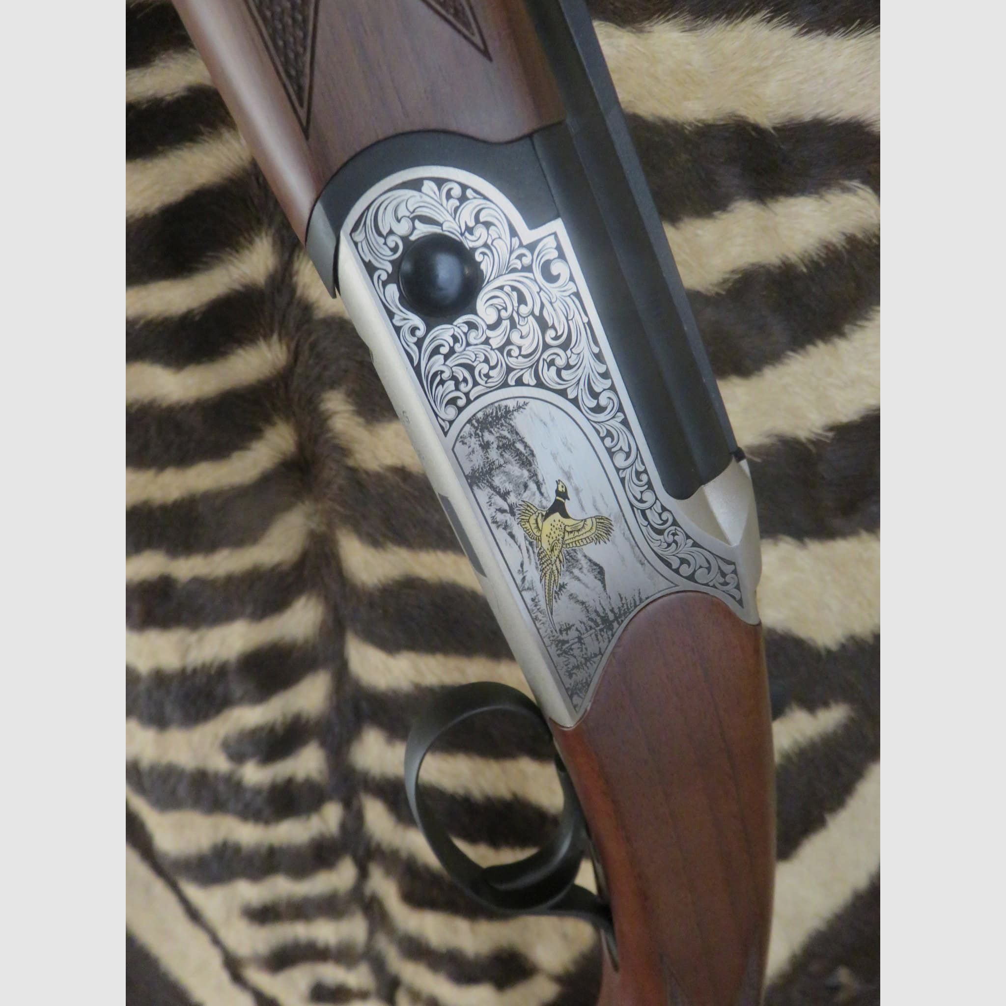 HUGLU Eagle Gravé Flinte Kal.410 Läufe 71 cm 1/4 1/2 – Waffenkoffer, Bild 7 von 12