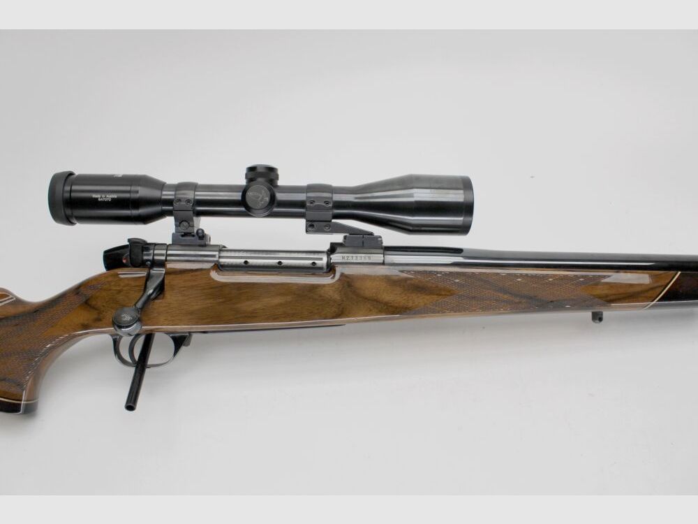 Re. Büchse Weatherby Mark V mit hochwertigem Lackschaft und Mündungsdämpfer .460WeathMag