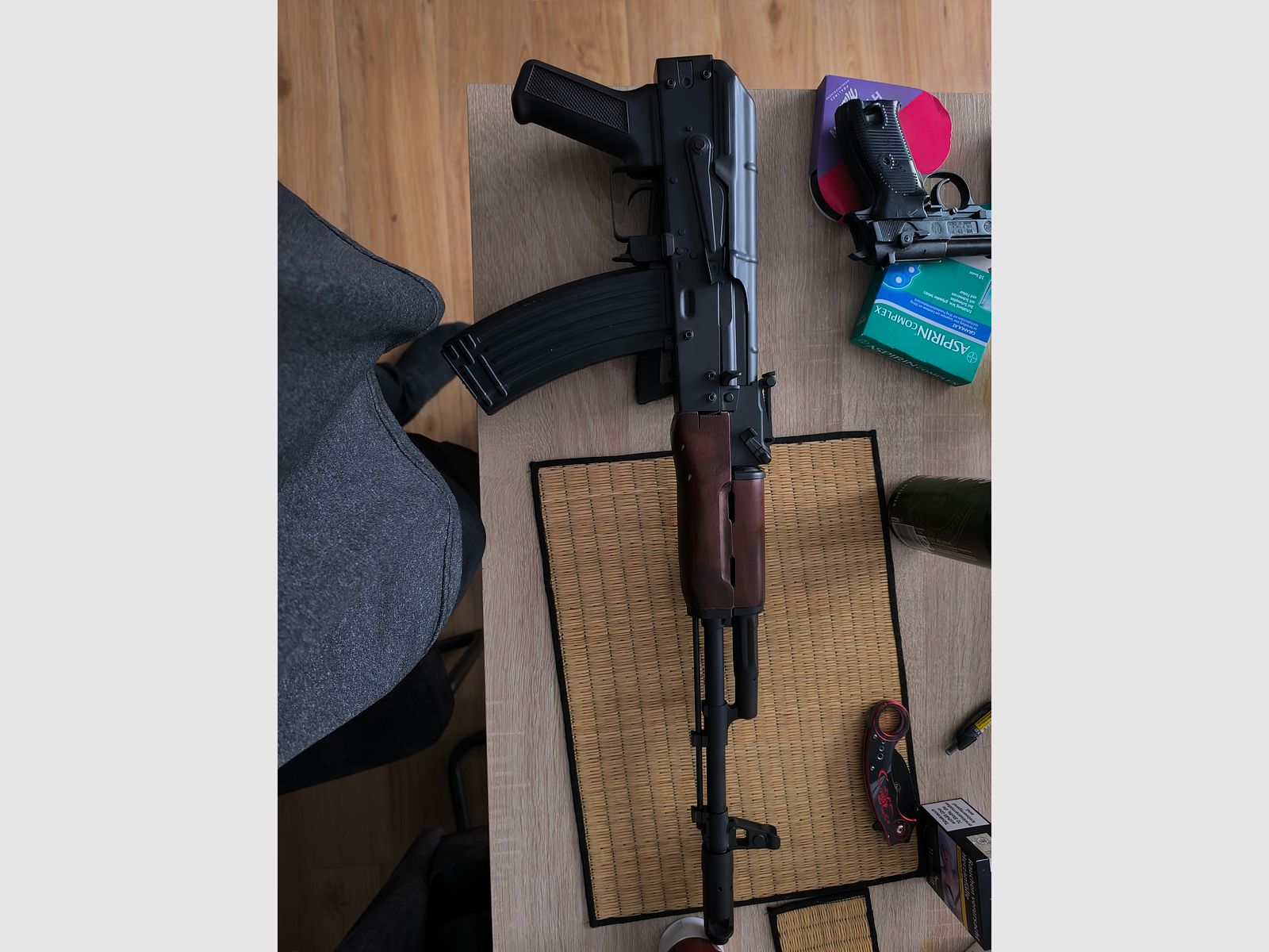 Verkaufe Echtholz AK 47 mit AEG Blowback system