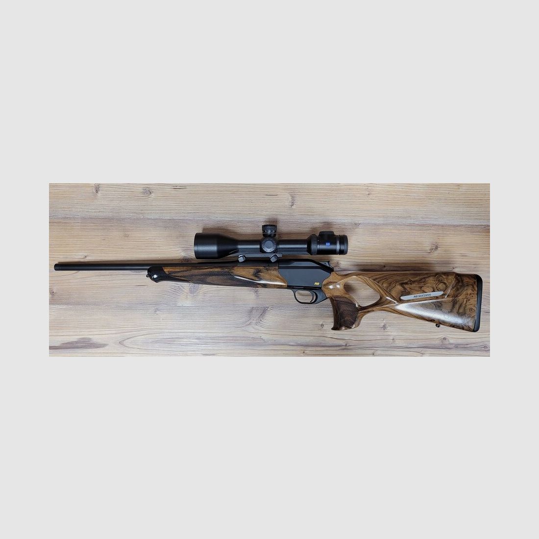 Blaser R8 Success HK 4 mit Zeiss V8 2,8-20x56M ASV H