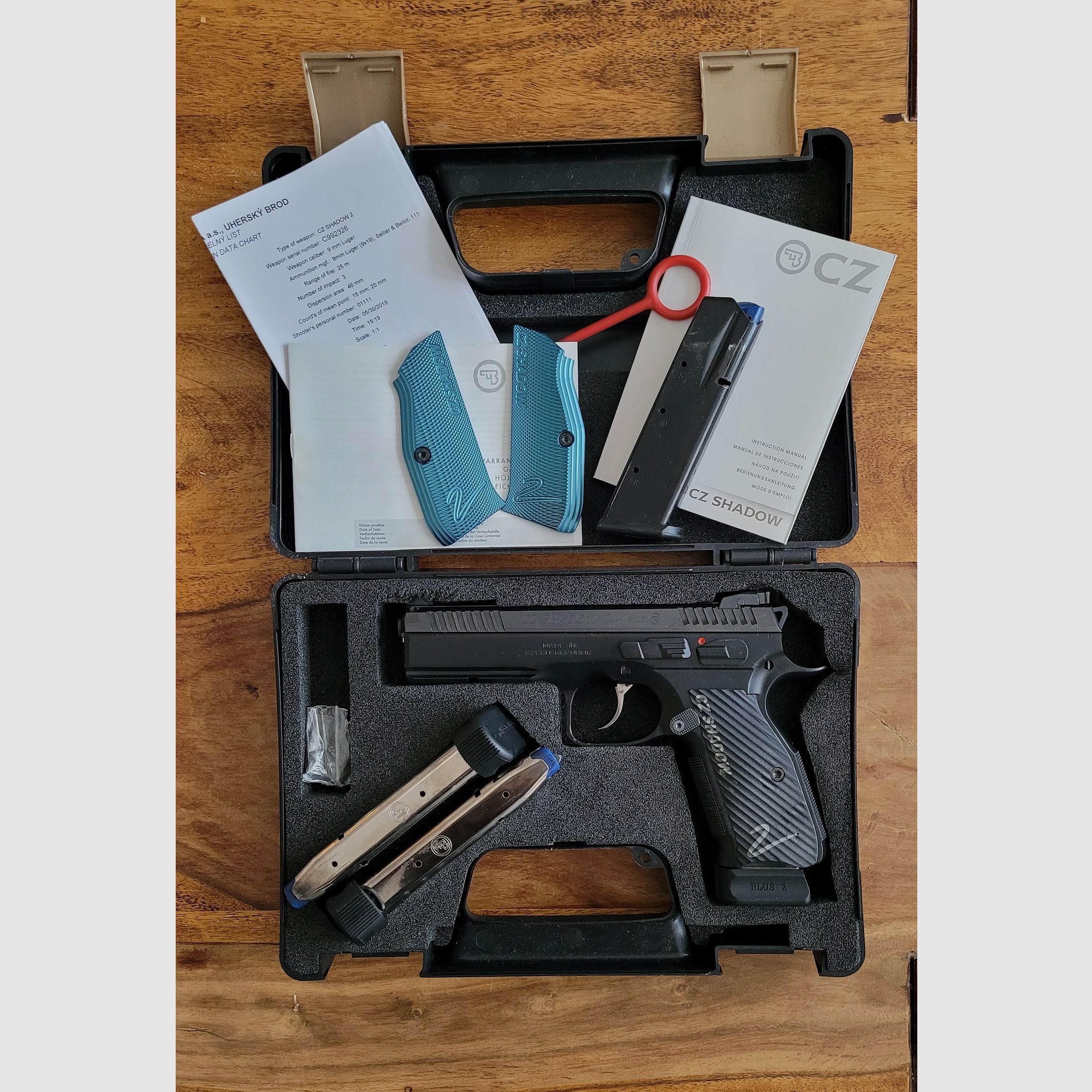 CZ Shadow 2 mit 4 Magazinen + LokGrip Griffschalen in OVP