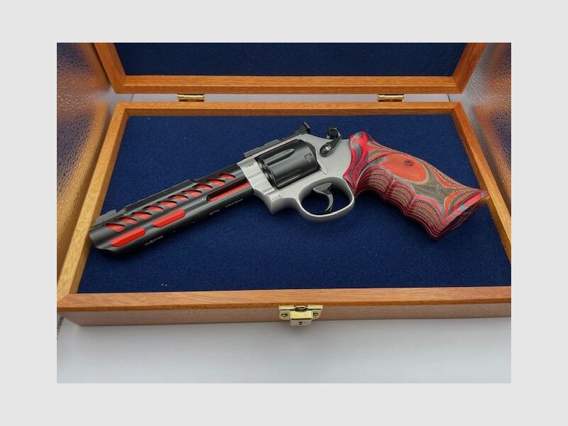 Smith & Wesson S&W 686 Demon Limited Edition (139 of 150)