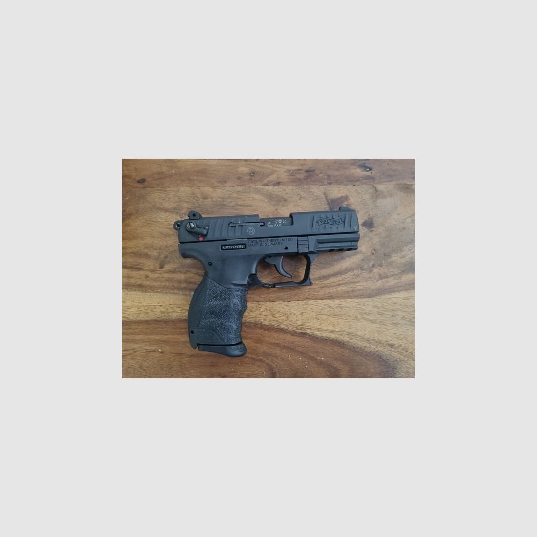 Walther P22Q inkl. 10 CS-Patronen & 50 Platzpatronen