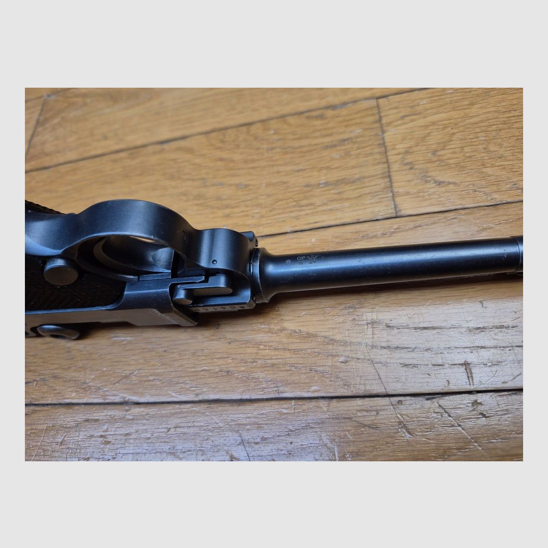 Bellissimo Luger svizzero P06/1929 – cal. 7,65 Parabellum – Arsenal di Berna nel 1942 – numero di serie completamente abbinato – Caricatore del modello – Condizioni come nuovo!, immagine 10 di 23