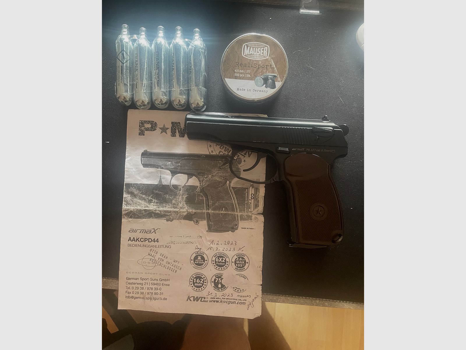 CO₂ Luftpistole PM Makarov 4,5 mm BB – mit Zubehör (Set)