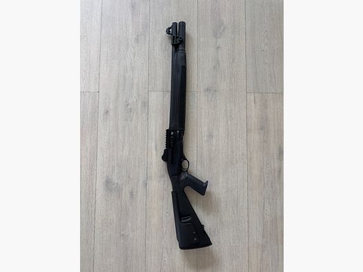 Beretta 1301 MESA Tactical USA Special model with pistol grip, 12/76 - Like new