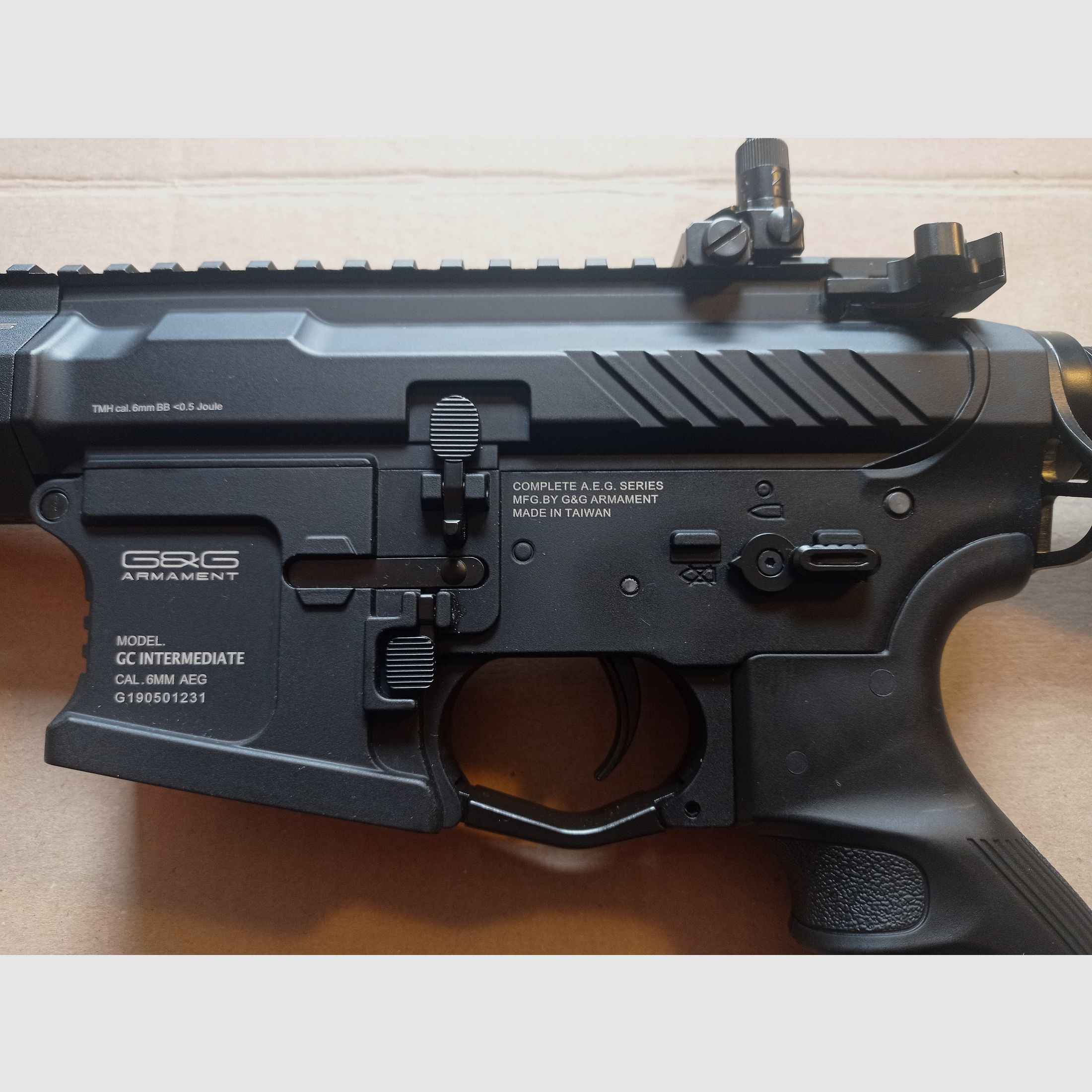 Airsoft rifle G&G GC16 SR CQB 0.5J with accessories