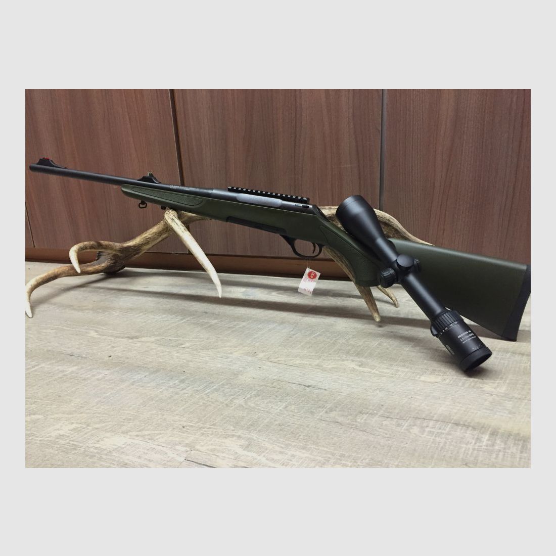 Haenel Varmint Jaeger 10, con Meopta MeoStar R2 2,5-15x56 RD MR PA