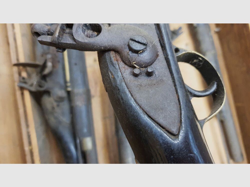 British Steinschlossgewehre für die Royal Niger Company um ca. 1830 in Transportkiste
