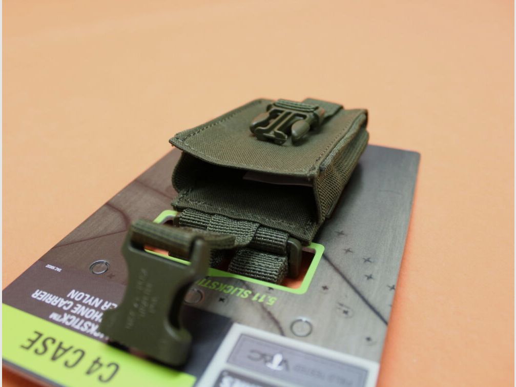 5.11 5.11 C4 Case (56029) 188 Tac OD Tasche Medium Phone/ PDA, oder z.B. auch für Zigarettenschachteln?
