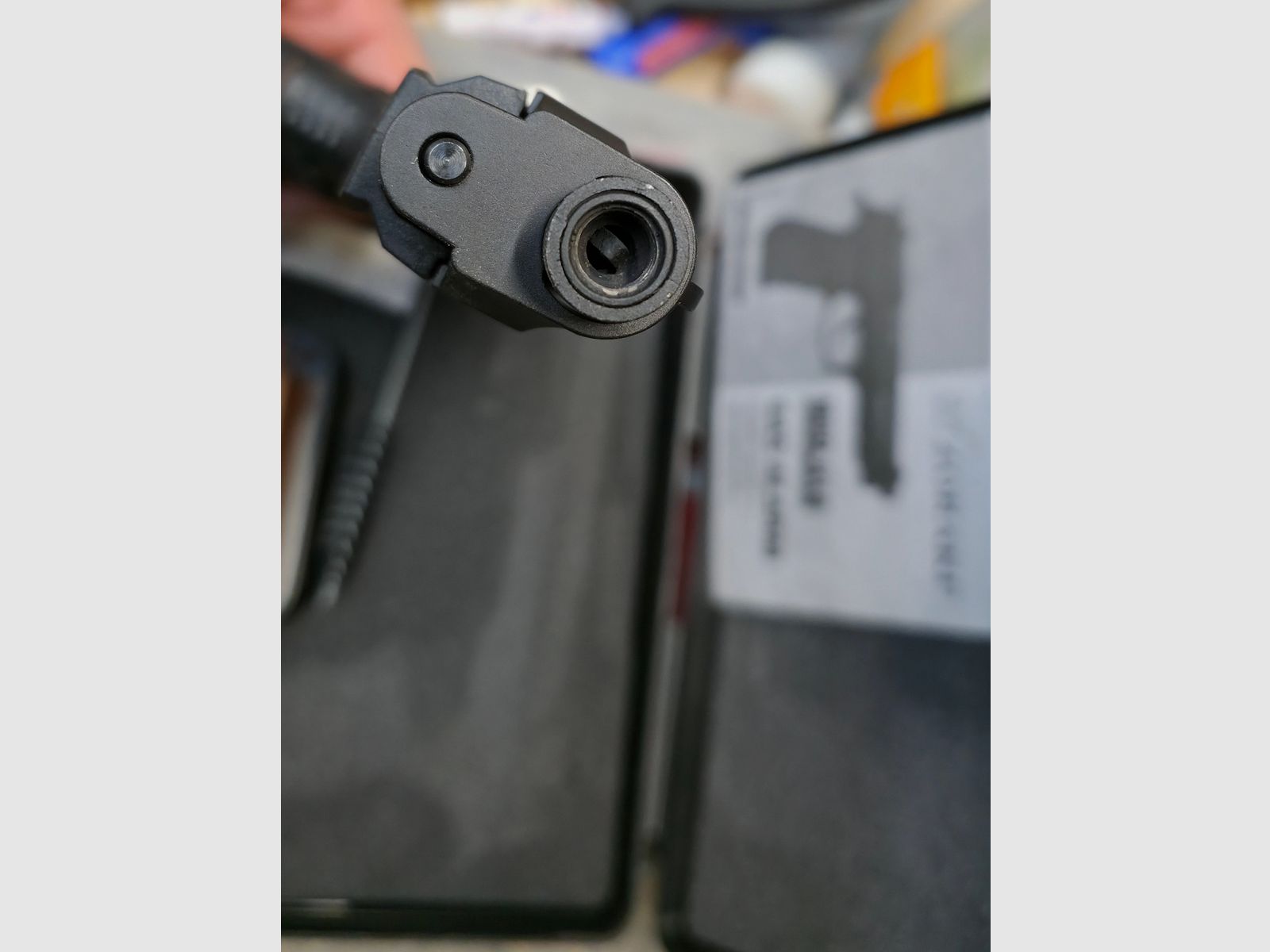 Zoraki 918 mit 3 Magazinen (25er) und Umarex Abschussbecher