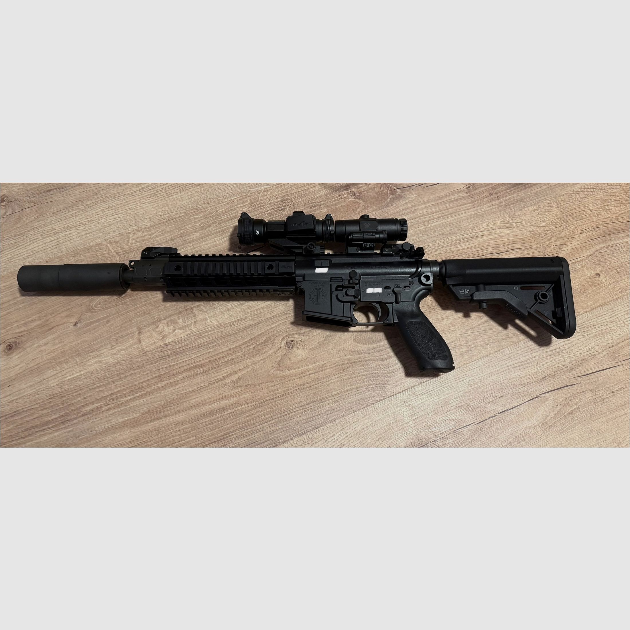 Sig 516 CQB 10,5“ mit Vortex VMX-3T sowie Strikefire Il und Ase SD