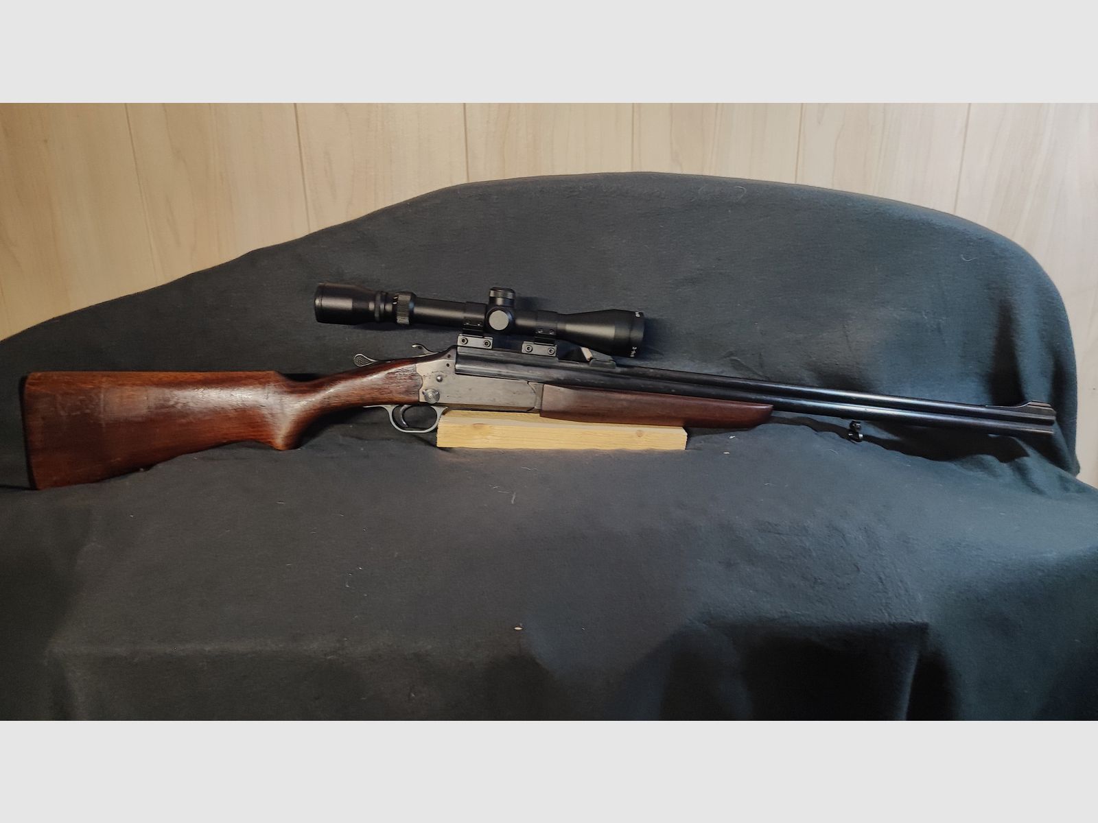 Escopeta de cerrojo Savage Mod. 27