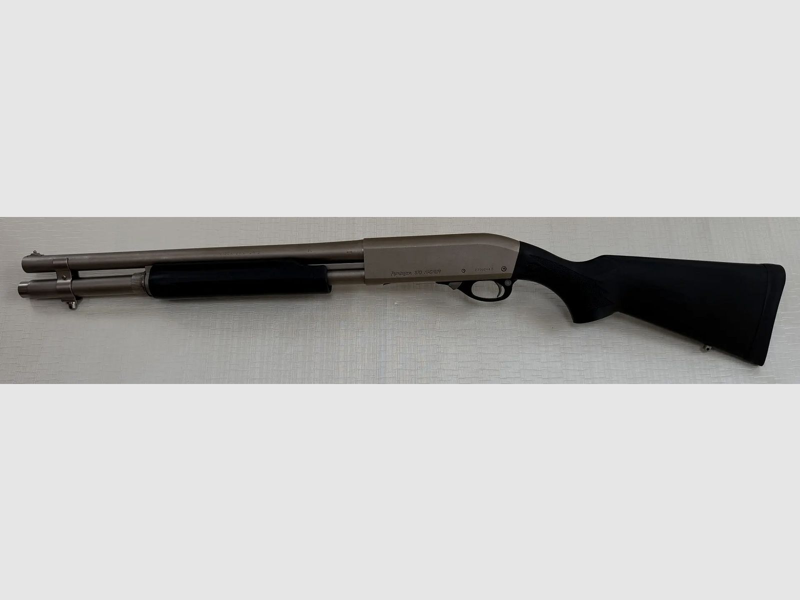 Remington 870 SP Marine Magnum - bijna nieuwe, licht gebruikte pompgeweer met voorhand in kaliber 12/76