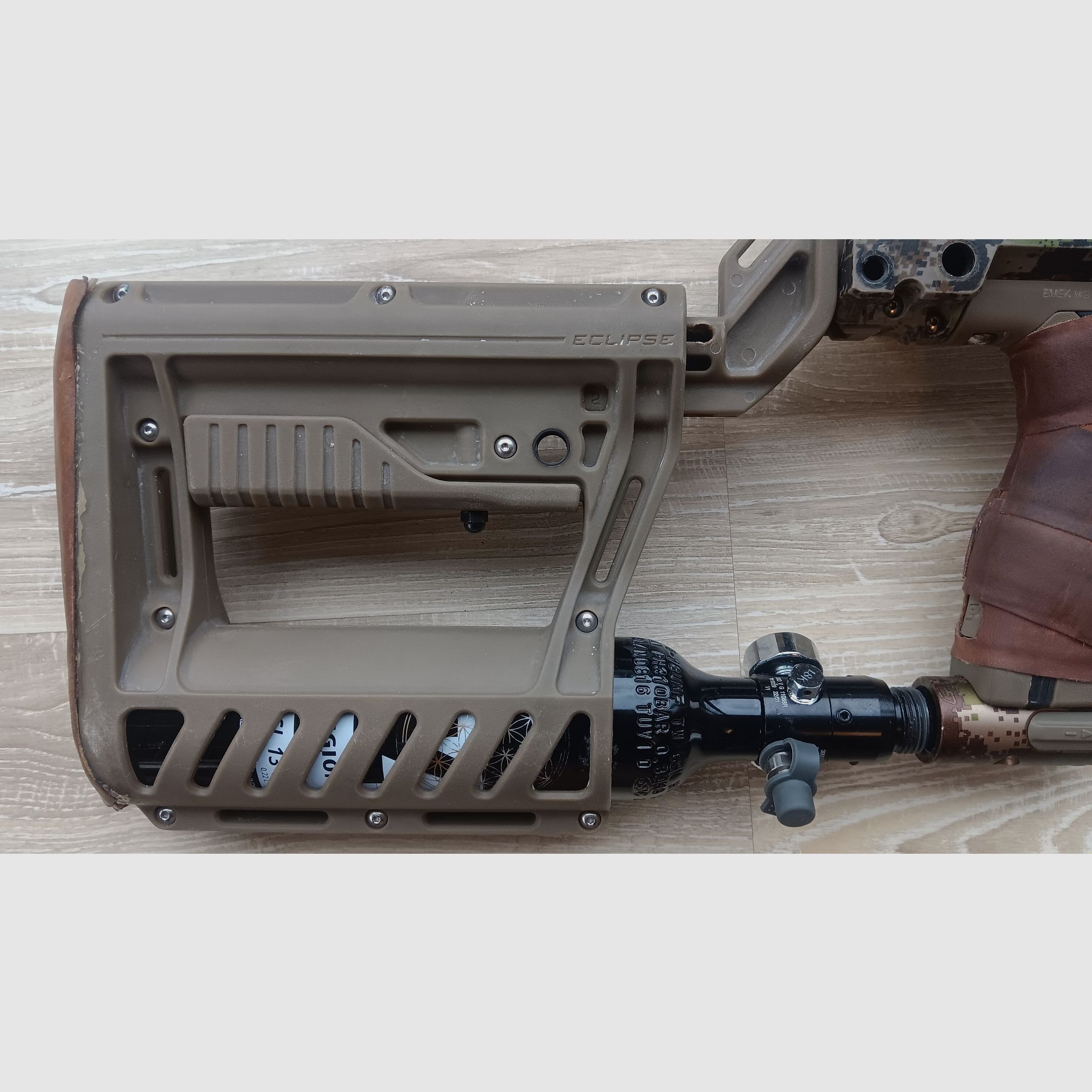 Marcatore paintball Shooter Planet Eclipse EMEK MG100 + accessori Mega, caricatori + CO₂ + valigetta + caschi +, immagine 9 di 10