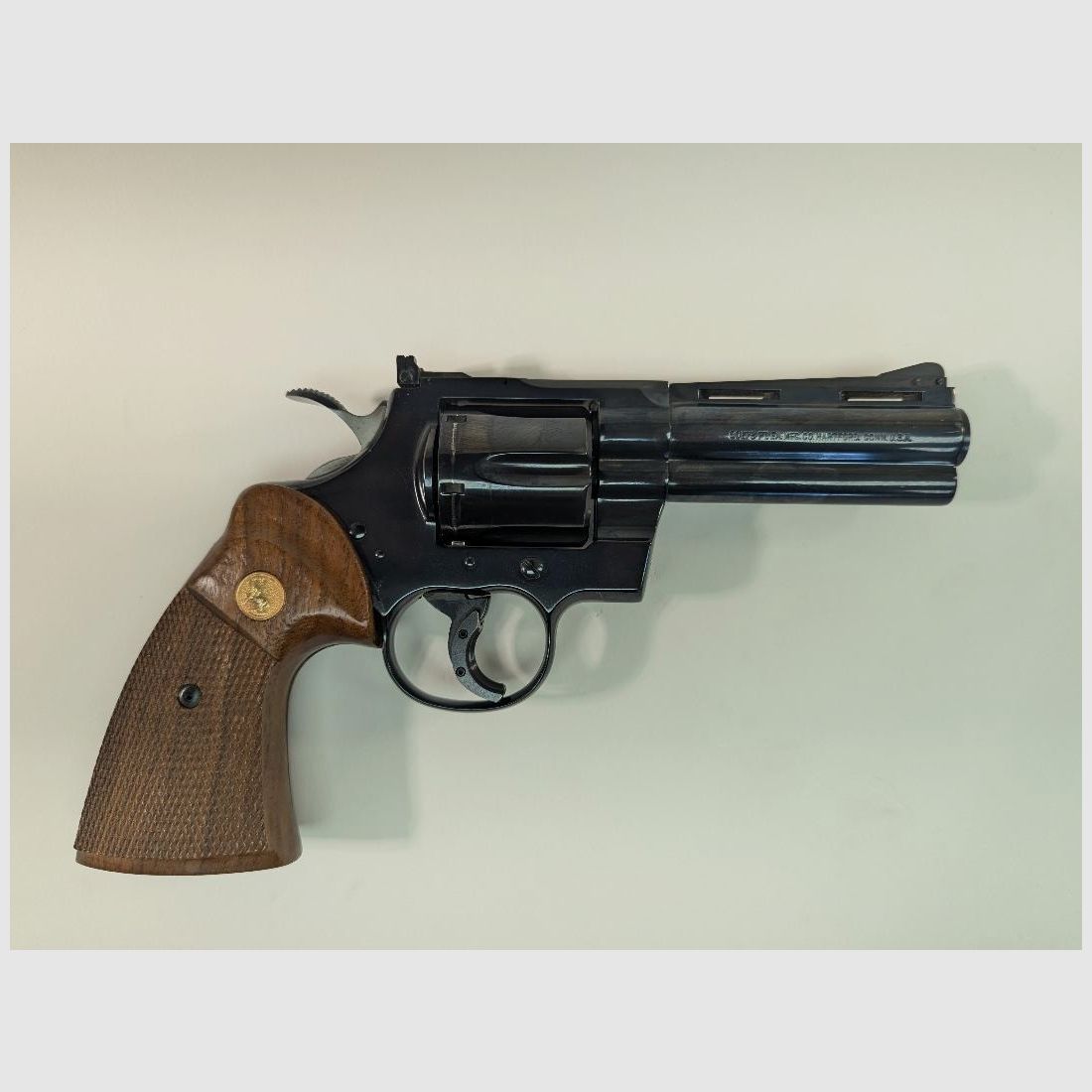 Revolver Colt Python 4" in het kaliber 357.Mag