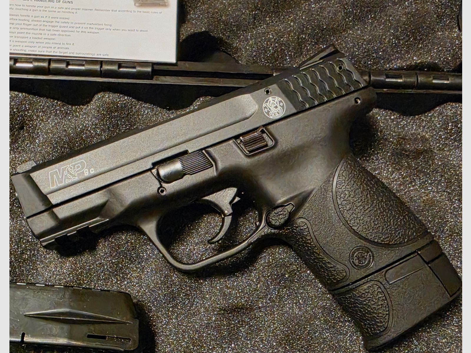 Smith&Wesson MP9c  Schreckschuss  9mm PAK 2 Magazine , Bild 2 von 3