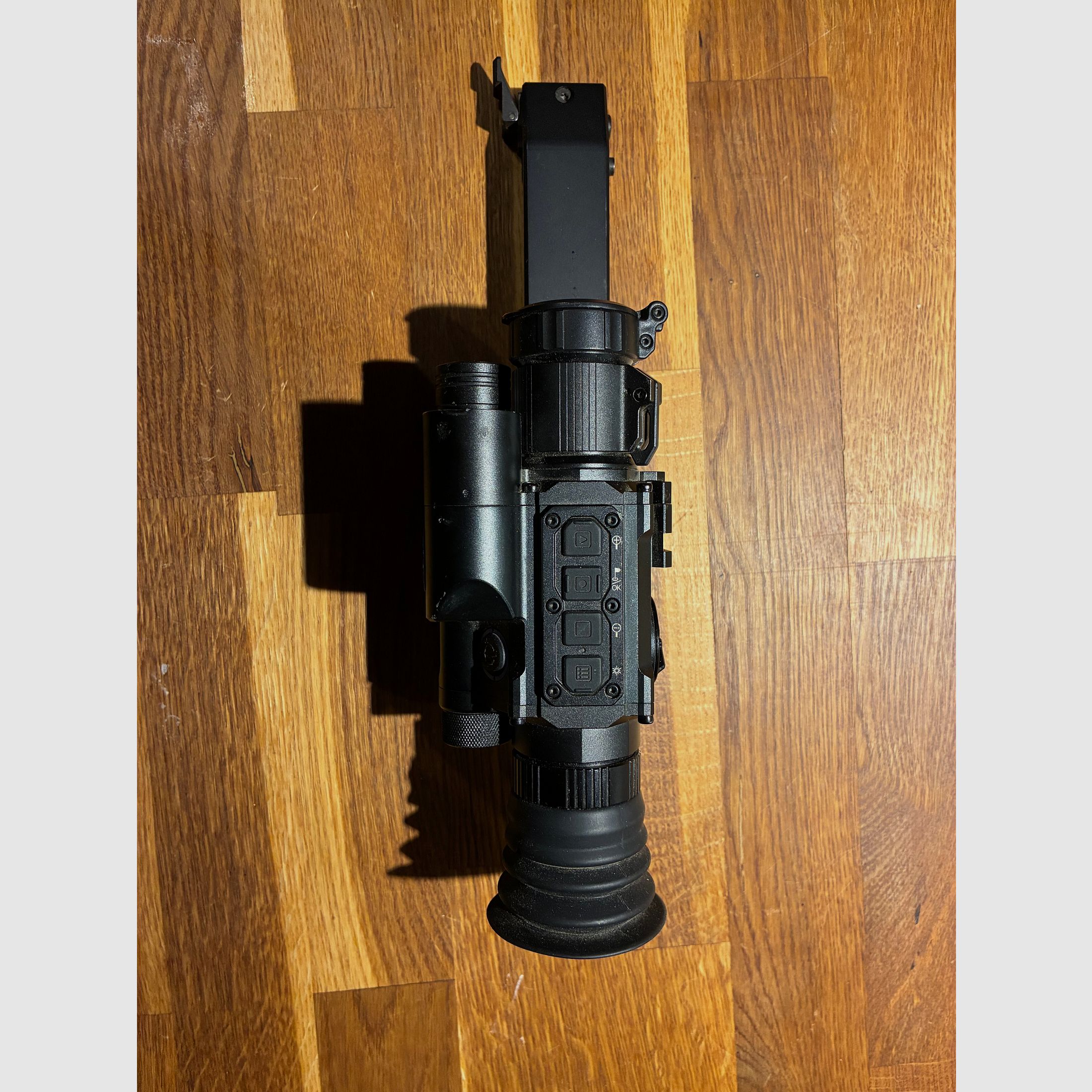 PARD NV008S LFR incluso Innomount QD Picatinny