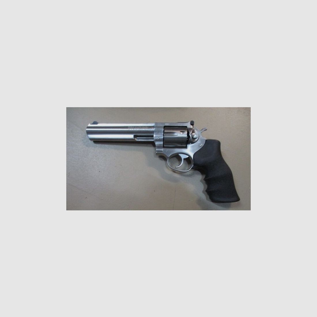 Ruger GP100 Revolver met Hogue Grip 6 Inch RVS GP100