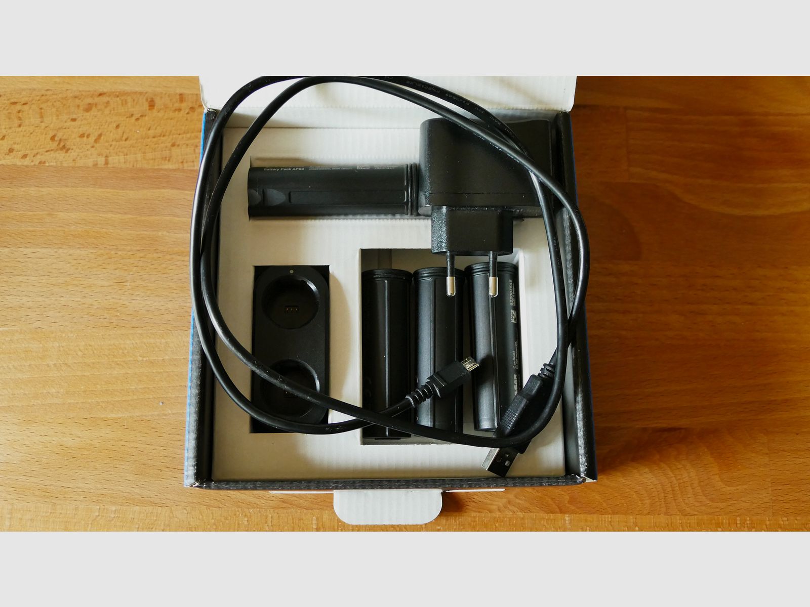 Wärmebildkamera PULSAR Axion Key XM30 mit 4 Akkus / Originalverpackung / Ladegerät / Tasche / ....